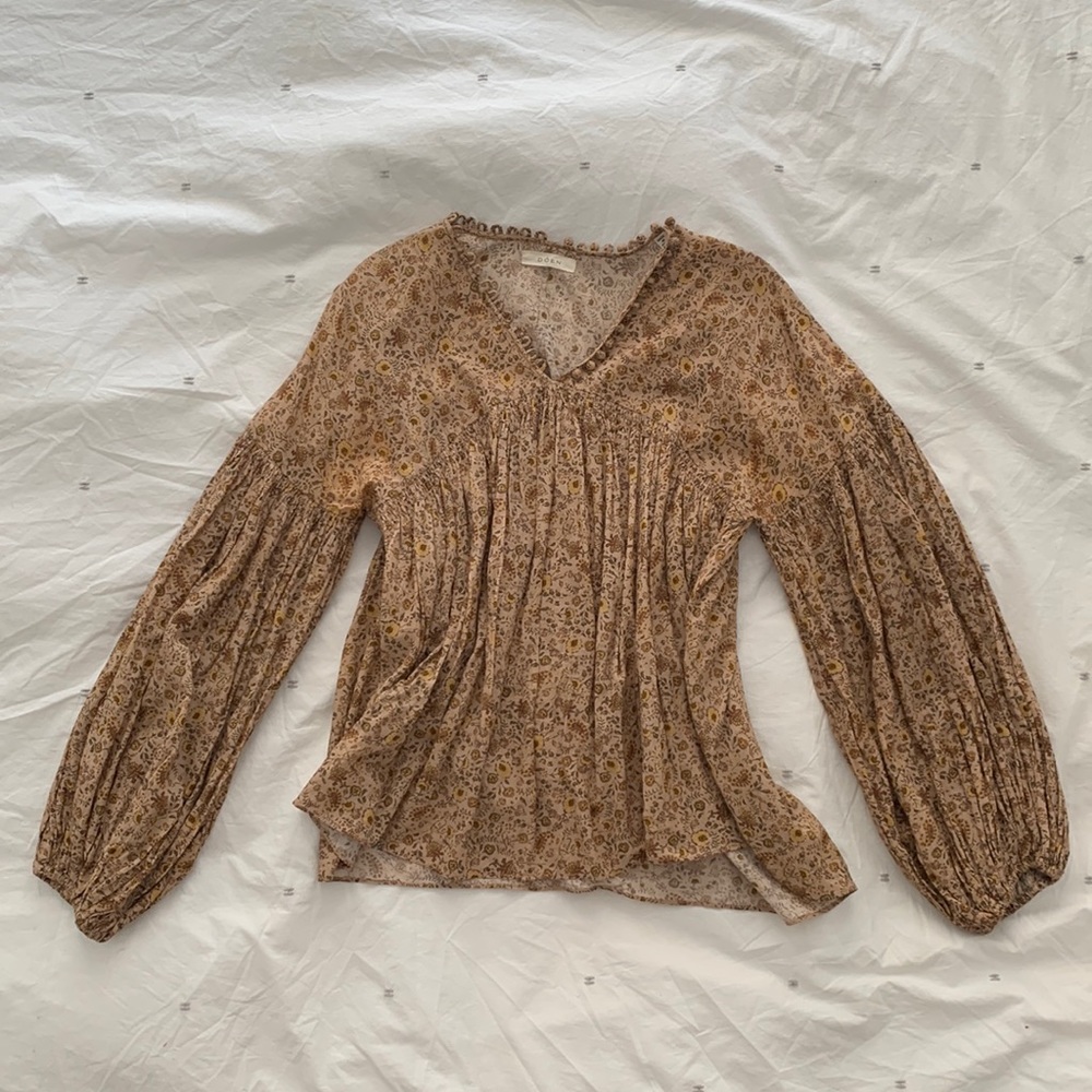 Doen Long Sleeve V-Neck Shirt